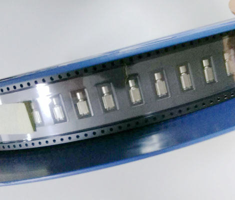 Gleichspannung 2,7 V, 3,0 V, 3610 SMT Vibrationsmotor 14000 Umdrehungen pro Sekunde 3,6 mm Höhe für Leiterplatten